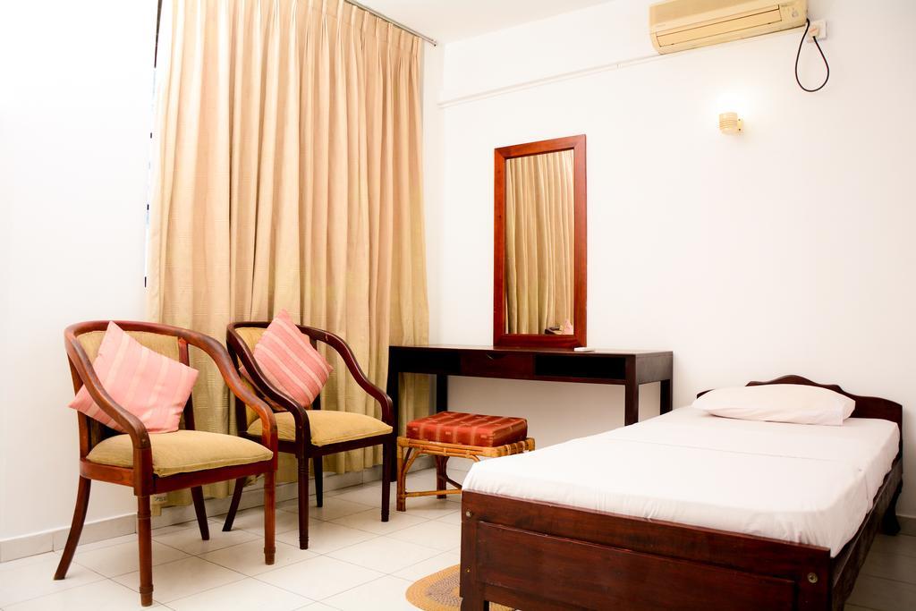 Ykd Tourist Rest Hikkaduwa Hotel Szoba fotó